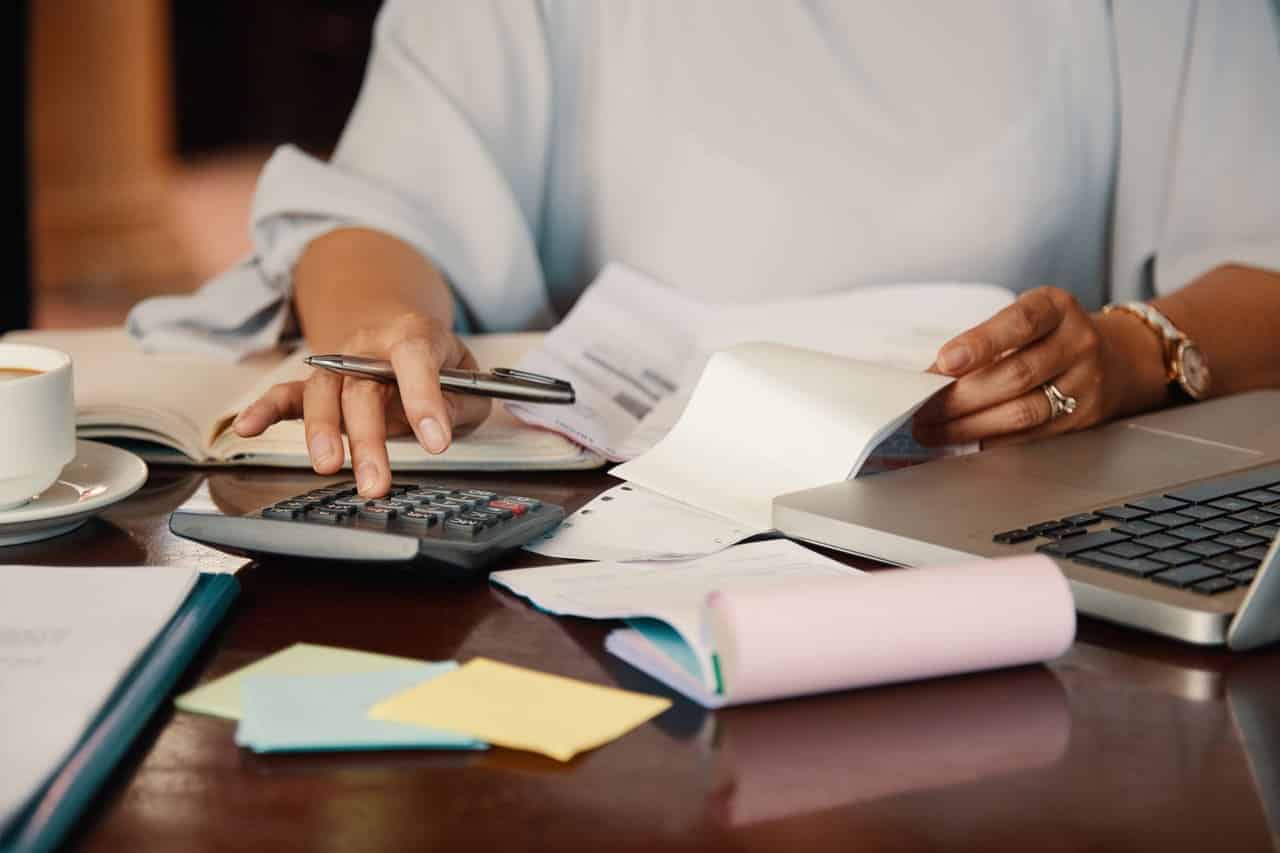 El impacto de las deducciones fiscales en los autónomos: Guía esencial